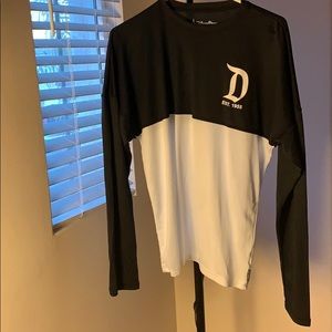Disneyland~ Long Sleeve (NWOT)